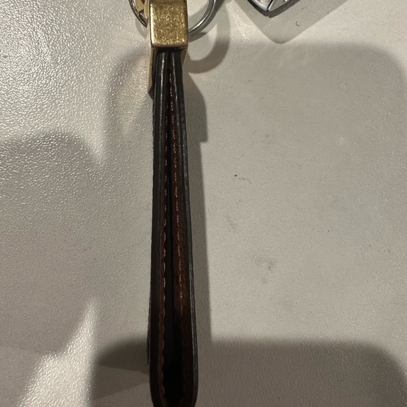 Authentic LV DRAGONNE KEY HOLDER - Picture 6 of 7